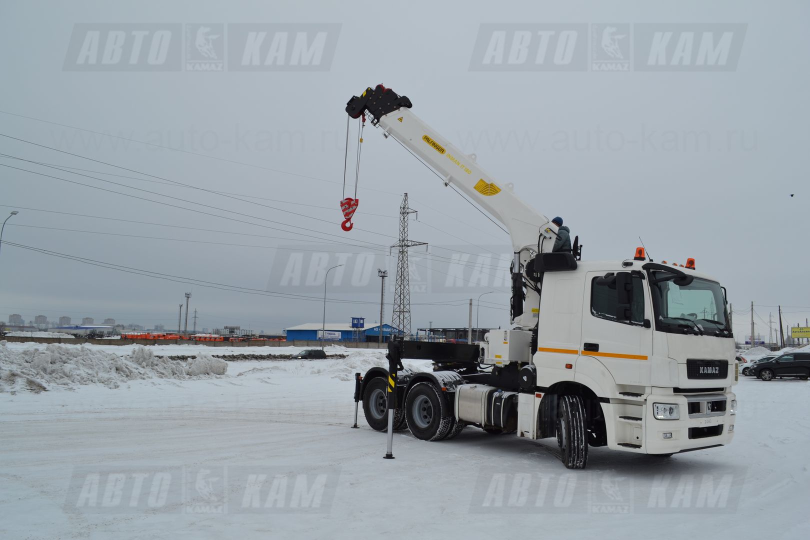 Купить новый Седельный тягач KAMAZ 65206 с КМУ ИНМАН ИТ-180 по выгодной  цене в Москве